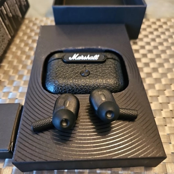 Marshall Motif A.N.C. True Wireless Earbuds Active Noice Cancelling 20 Hours New - Picture 3 of 6